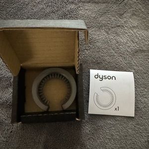 COPY - Dyson filter cleaning brush
